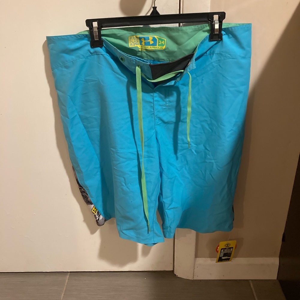 Under Armor Lightweight board Shorts SZ 34